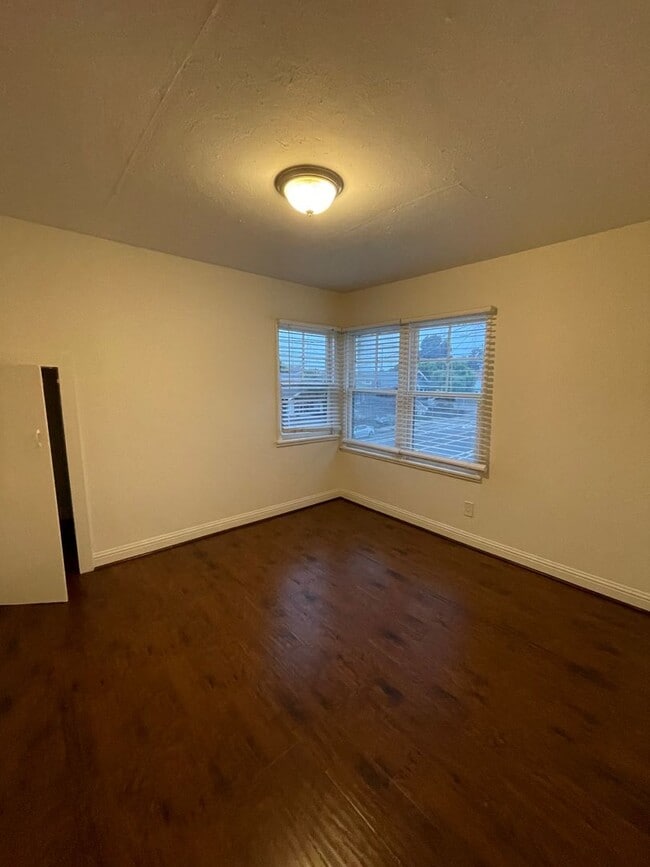 Foto del edificio - 4402 West St