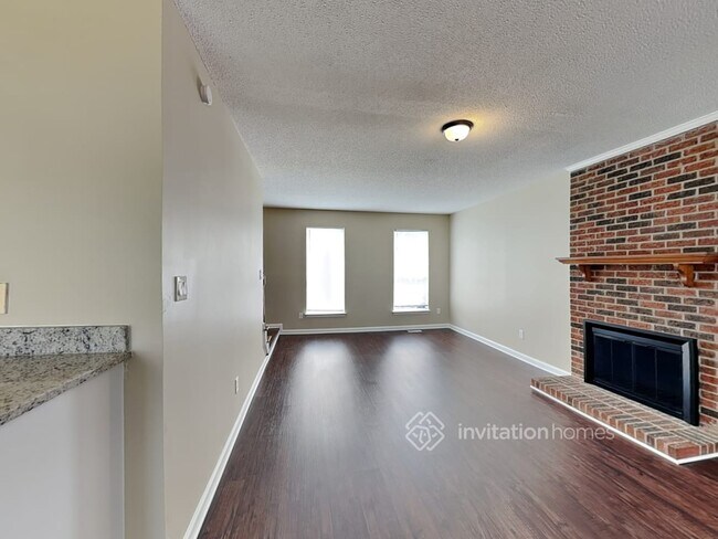 Foto del edificio - 2343 Century Oaks Ln