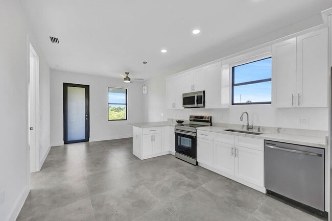 Foto del edificio - 312 Progress Ave