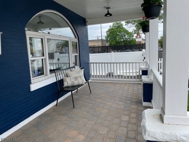 Building Photo - 11 Broadway