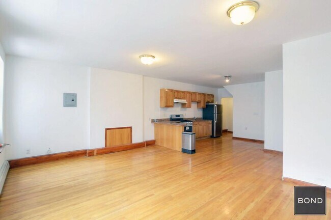 Foto del edificio - 797 Sixth Avenue
