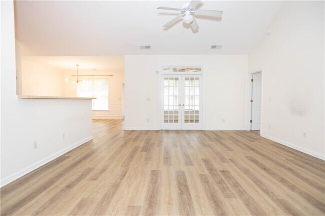 Building Photo - 3752 Lanier Dr