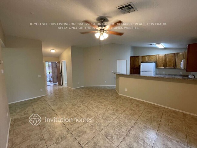 Foto del edificio - 8425 W Coronado Rd
