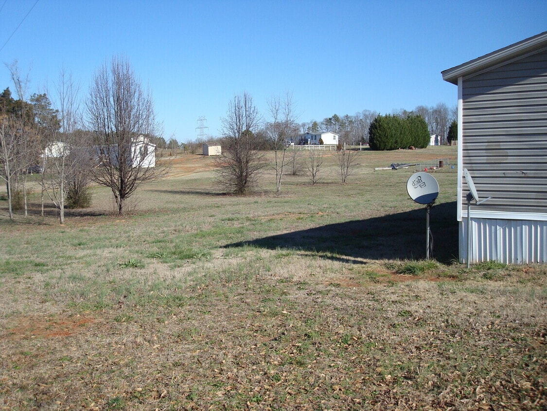 Building Photo - 1416 Zion School Double Wide