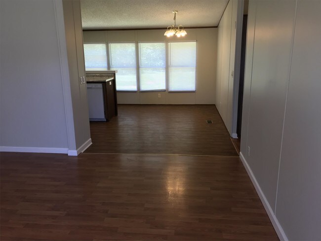 Building Photo - 208 Archery Ln