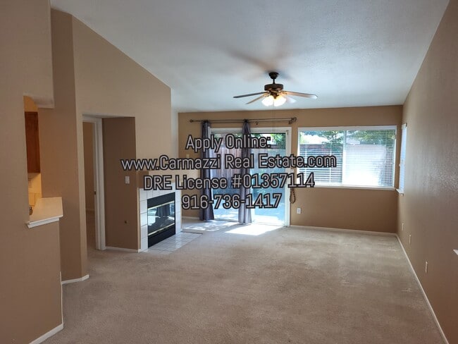 Foto del edificio - 9451 Lakewind Ln