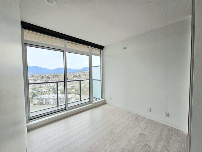 Photo du bâtiment - 4880 Lougheed Hwy.