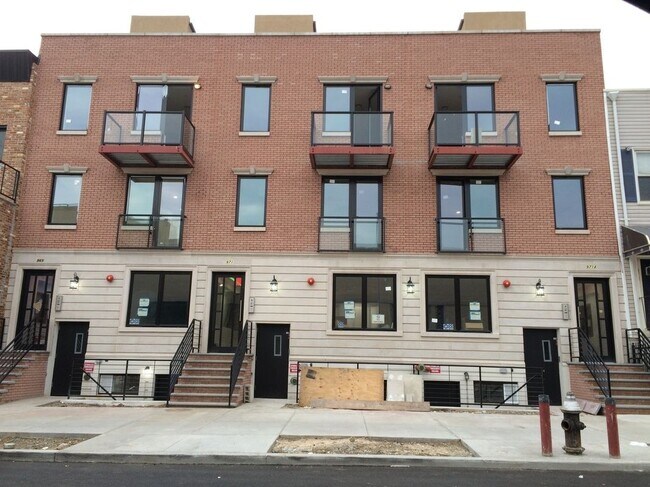 Foto del edificio - 971A Lafayette Ave