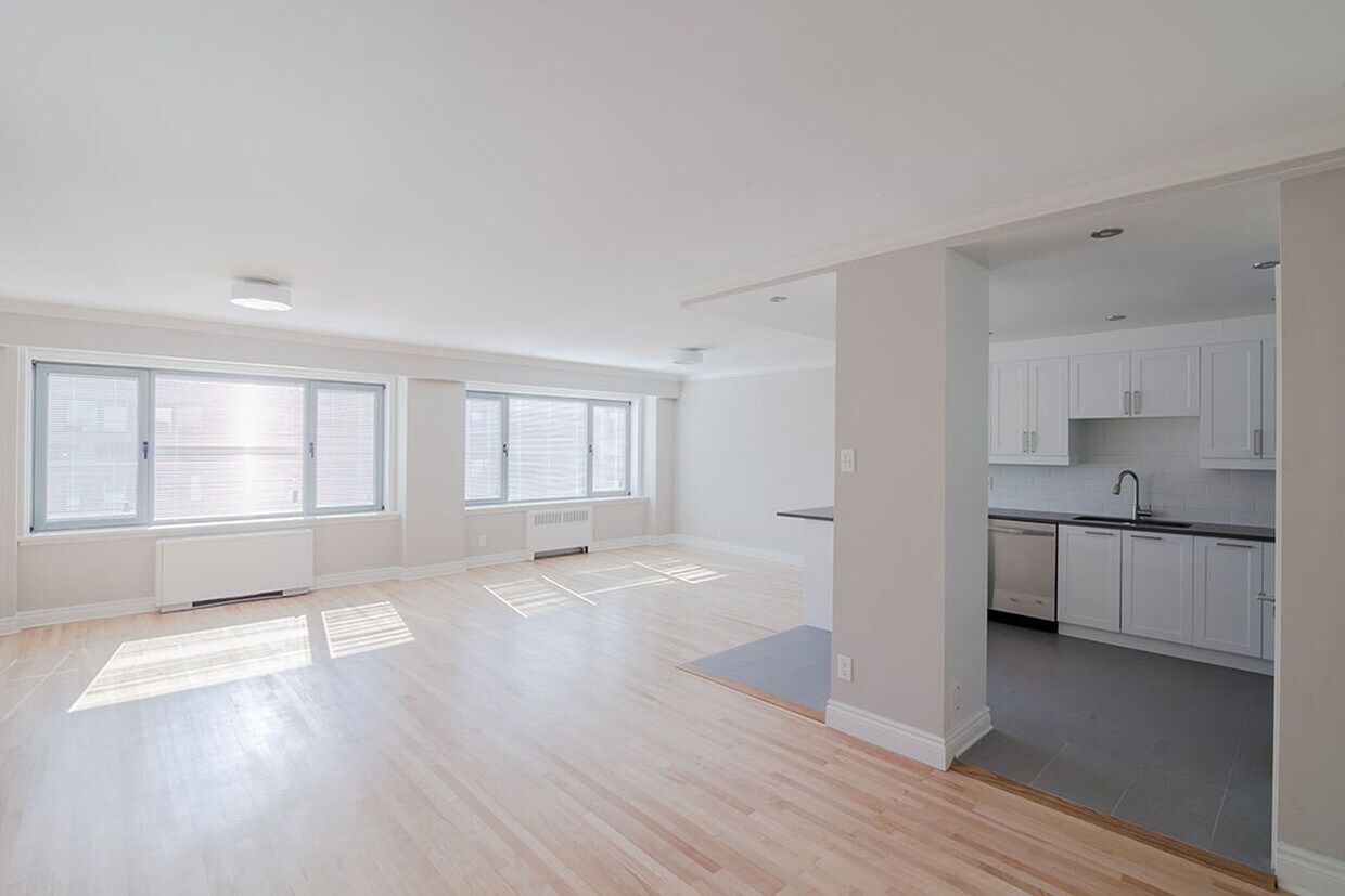 Primary Photo - 3495 Rue de la Montagne