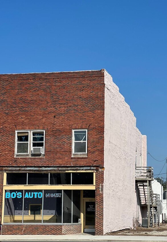 112 S Washington St Unit 112 S. Washington East One Bedroom, Bloomfield, IA 52537 Room for