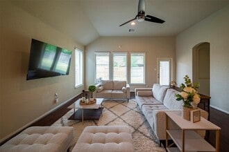 Building Photo - 4423 Hidden Oaks Wy