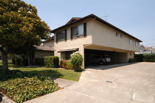 Building Photo - 4641 Parkwest Dr