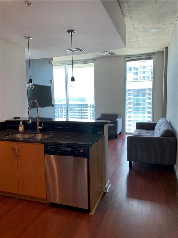 Building Photo - 360 Nueces St