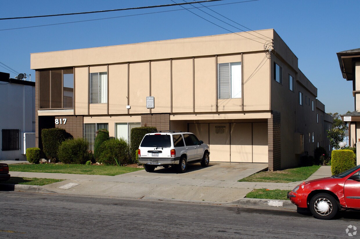 Building Photo - 817 Edgewood St