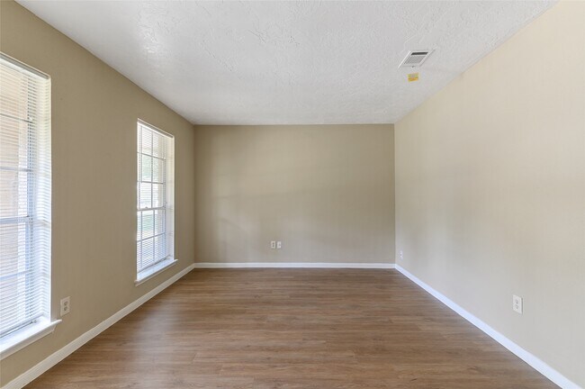 Foto del edificio - 10427 Huntington Pl Dr