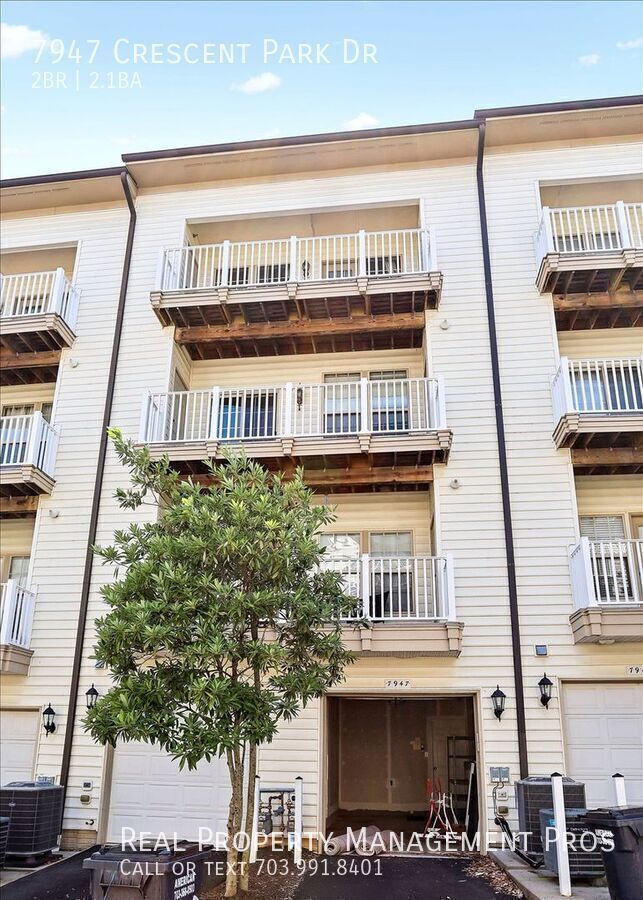 Building Photo - 7947 Crescent Park Dr