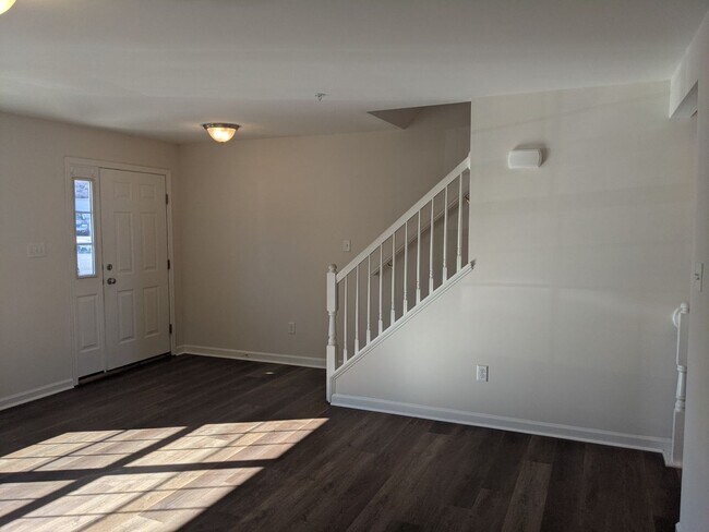 Foto del edificio - 3 Bedroom Townhouse For Rent in Charming Waynesboro, PA