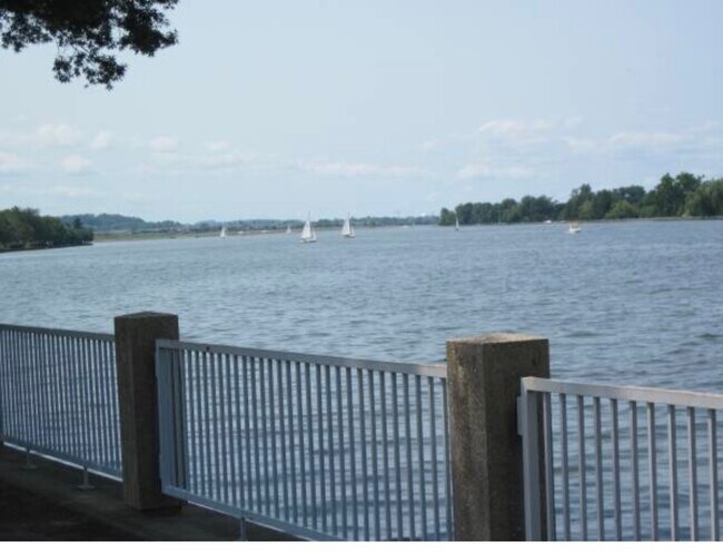 Waterviews - 1425 4th St SW