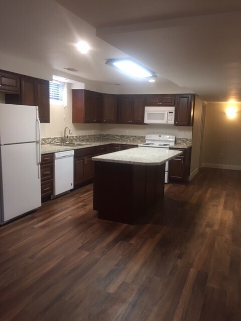 Foto del edificio - 622 E Myrtle St