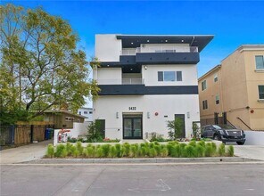 Building Photo - 5432 Hermitage Ave