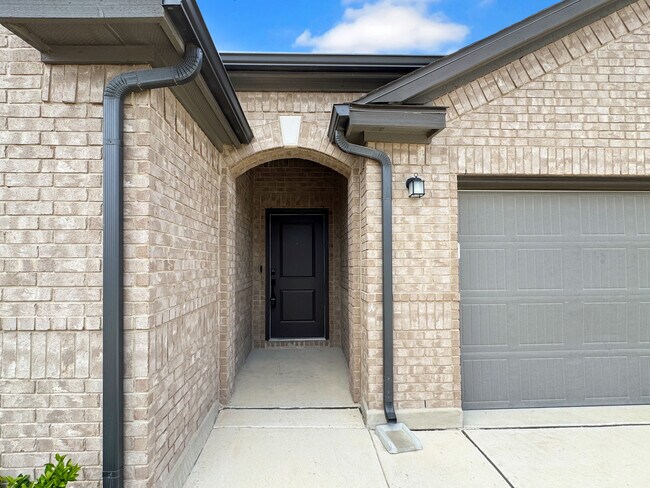 Building Photo - 15307 Electra Cir
