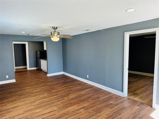 Foto del edificio - 2801 Ennis Ave