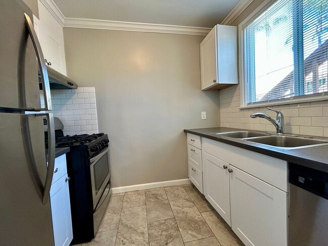 Foto del edificio - Remodeled 2 Bedroom in Kensington! Washer/...