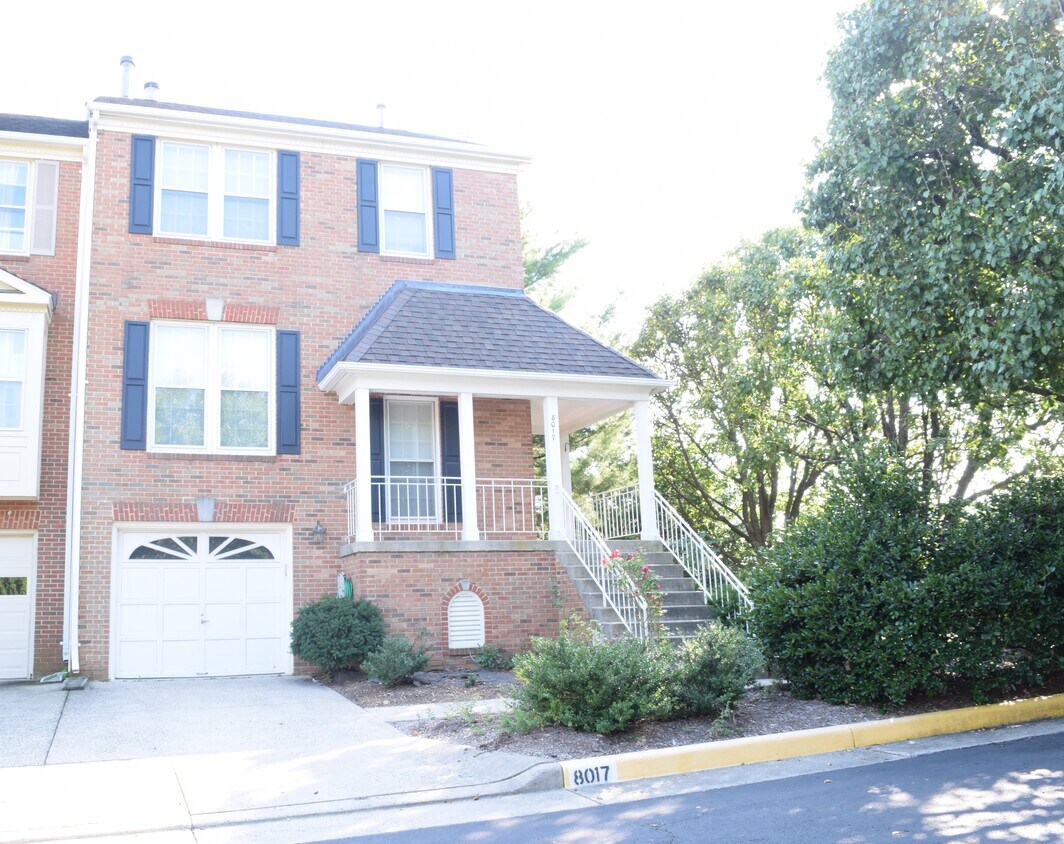 8017 Gina Place, Vienna, VA 22182 Townhome Rentals in Vienna VA