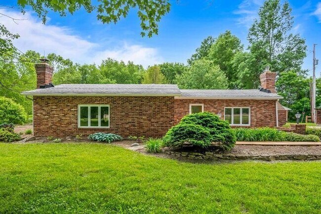 Building Photo - 3407 Bean-Oller Rd