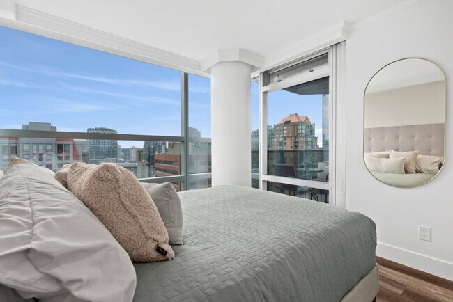 Photo du bâtiment - 1050 Burrard St