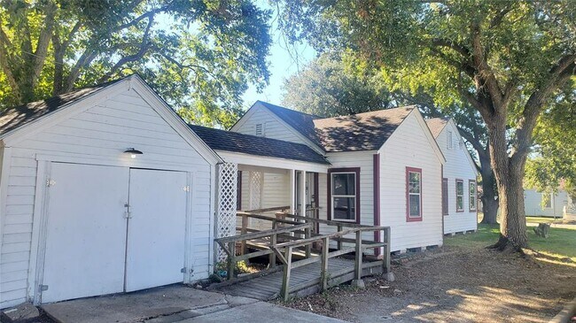 Foto del edificio - 940 Rosedale Dr