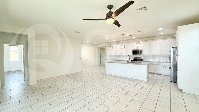 Foto del edificio - 24638 N 144th Dr