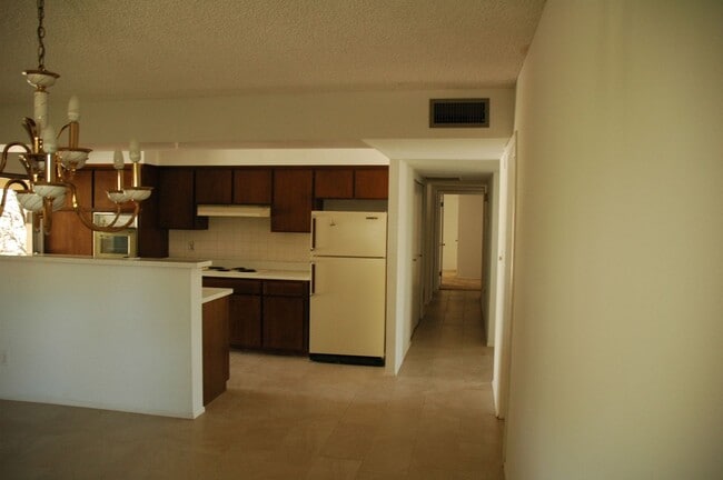 Building Photo - Charming 3 Bed 2 Bath in Central Phoenix l...
