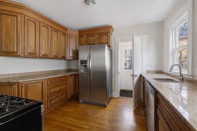 Foto del edificio - 71 Chilton St