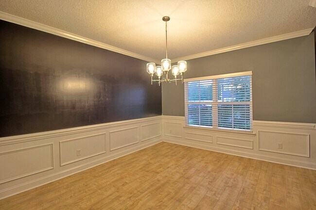 Foto del edificio - 432 Fairview Cir