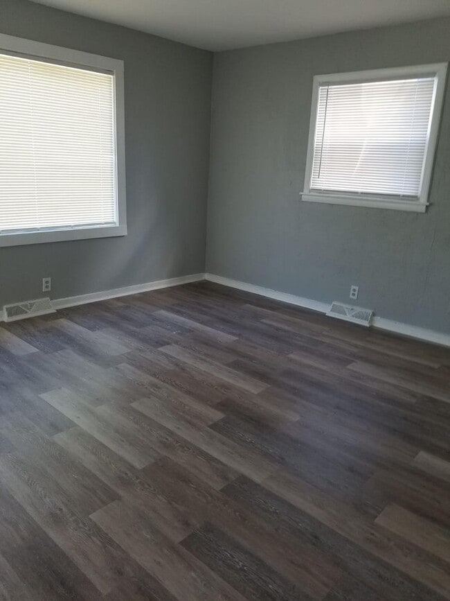 Foto del edificio - 3 Bdr Large Single Family House in a Nice ...