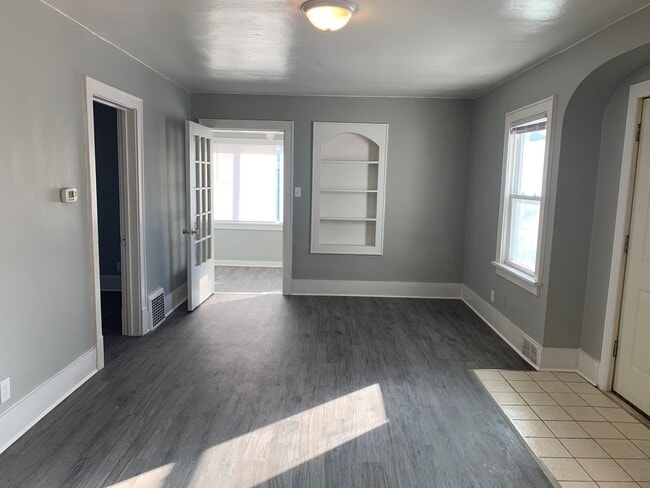 Building Photo - 2 bedroom, 1 bath house