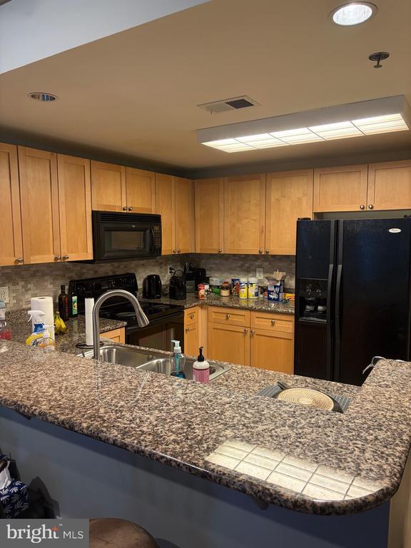 Foto del edificio - 777 7th St NW