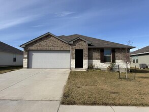 Building Photo - 6905 Llano Dr