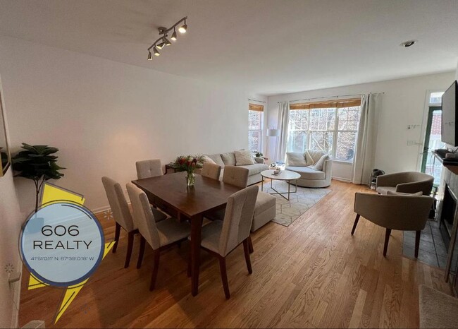 Foto del edificio - Beautiful, Single Family Townhome, Great L...