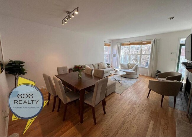 Foto del edificio - Beautiful, Single Family Townhome, Great Location!!