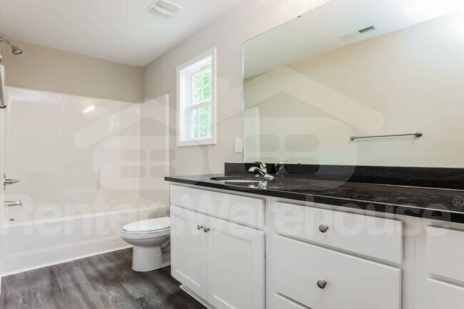 Building Photo - Newly built 4 bedroom 2 bath