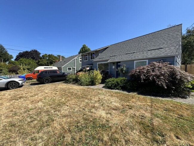 Photo - 6640 NE Roselawn St House