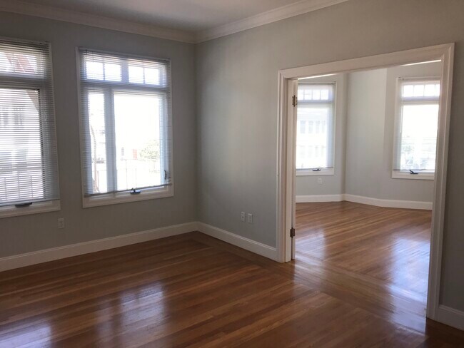 Building Photo - 2345 Cabrillo St
