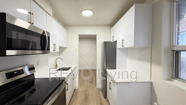 Building Photo - 60 Triller Ave