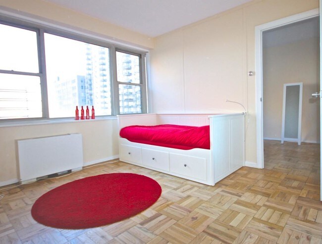 Foto del edificio - 302 E 40th St