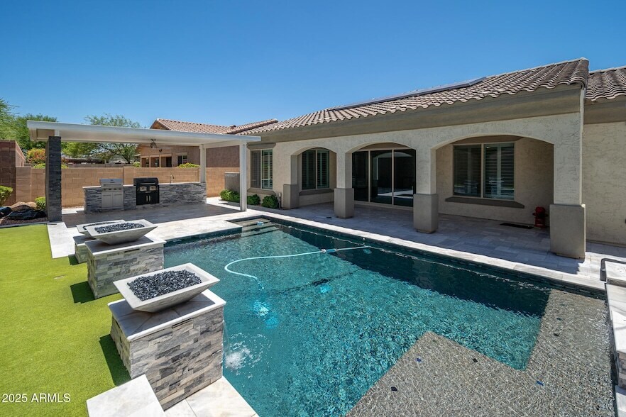 Foto principal - 9752 W Rowel Rd