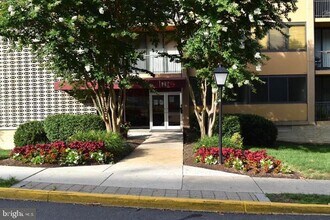 Building Photo - 4 S Van Dorn St