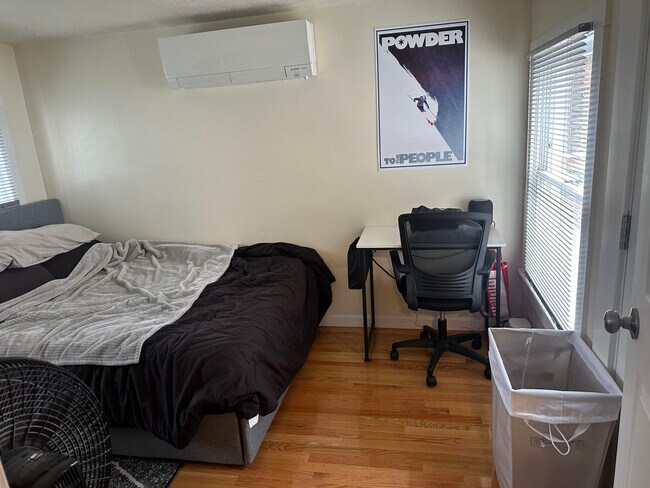 Foto del edificio - 525 E 3rd St