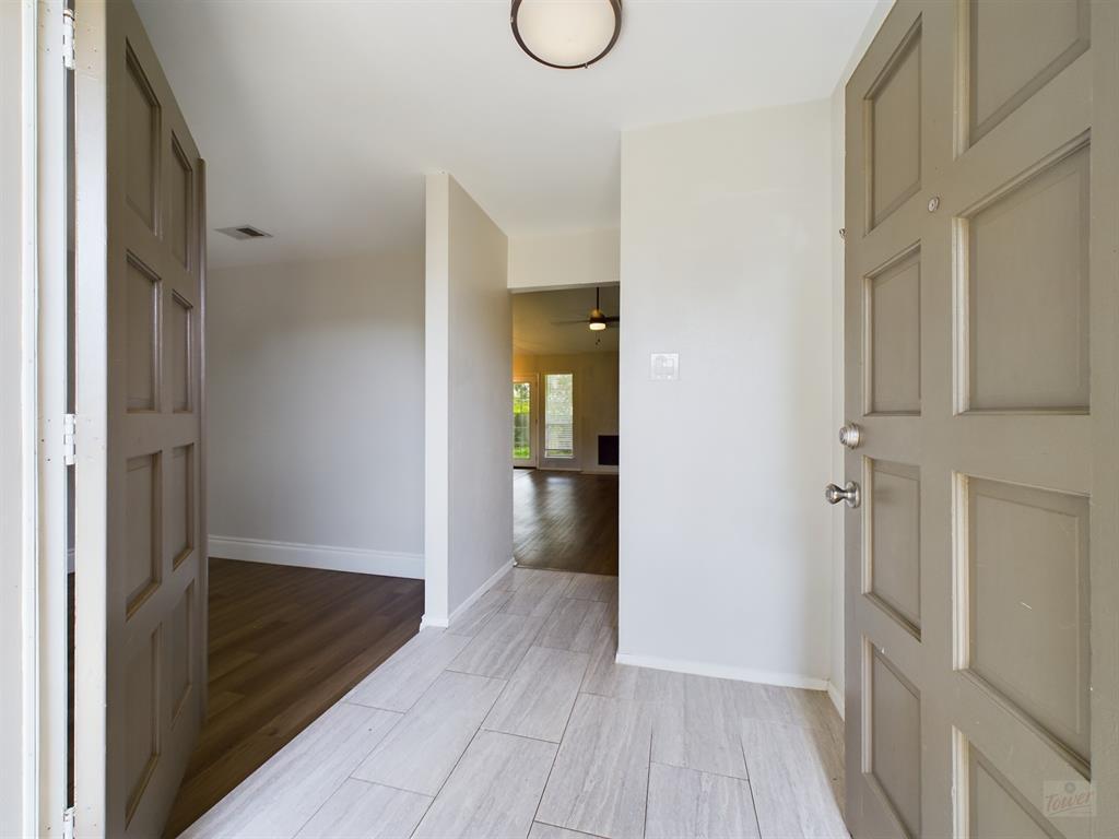 Foto principal - 12102 Grey Rock Ln